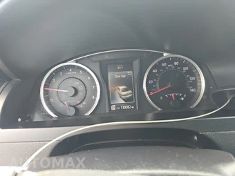 2017 Toyota Camry SE – miniatura 12