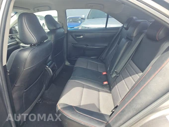 2017 Toyota Camry SE – miniatura 13