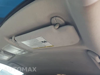 2017 Toyota Camry SE – miniatura 18