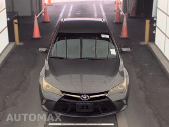 2017 Toyota Camry SE – miniatura 2