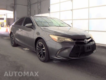 2017 Toyota Camry SE – miniatura 3