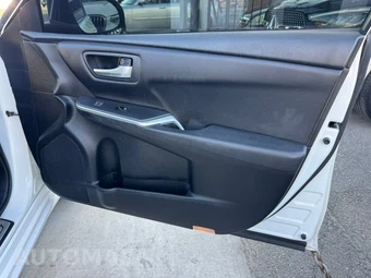 2017 Toyota Camry SE - miniatura 17