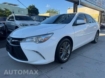 2017 Toyota Camry SE - miniatura 2