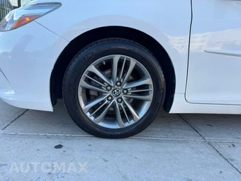 2017 Toyota Camry SE - miniatura 26