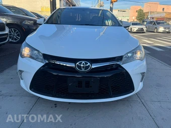 2017 Toyota Camry SE - miniatura 3