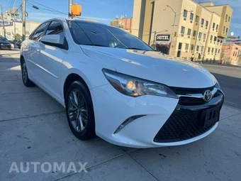 2017 Toyota Camry SE - miniatura 4