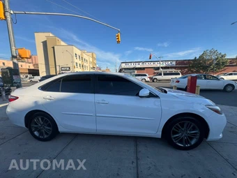 2017 Toyota Camry SE - miniatura 5