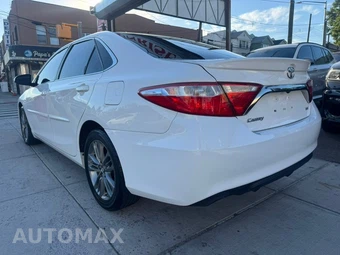 2017 Toyota Camry SE - miniatura 8