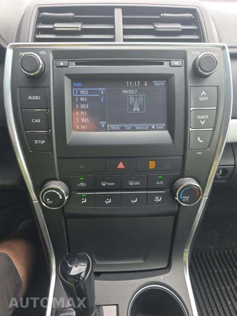 2017 Toyota Camry SE - miniatura 7