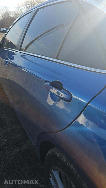 2017 Toyota Camry SE – miniatura 10