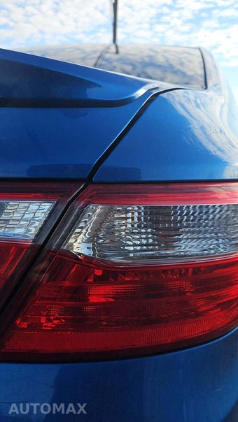 2017 Toyota Camry SE – miniatura 16