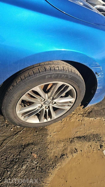 2017 Toyota Camry SE – miniatura 21