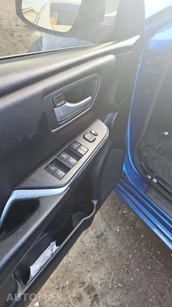 2017 Toyota Camry SE – miniatura 25