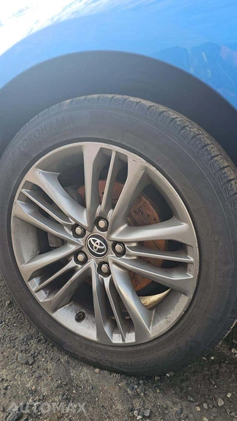 2017 Toyota Camry SE – miniatura 7
