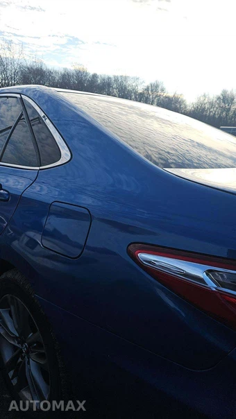 2017 Toyota Camry SE – miniatura 8