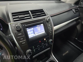 2017 Toyota Camry SE - miniatura 11