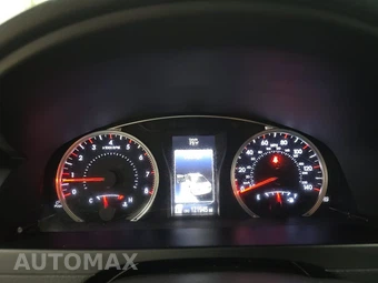 2017 Toyota Camry SE - miniatura 12