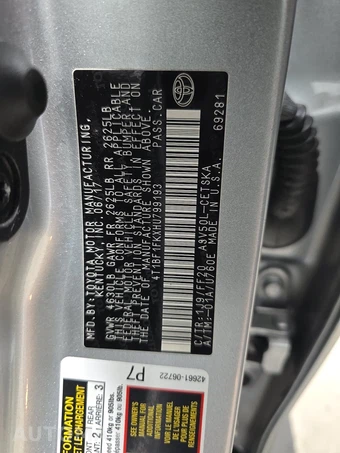 2017 Toyota Camry SE - miniatura 14