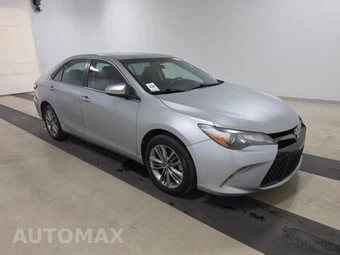 2017 Toyota Camry SE - miniatura 3