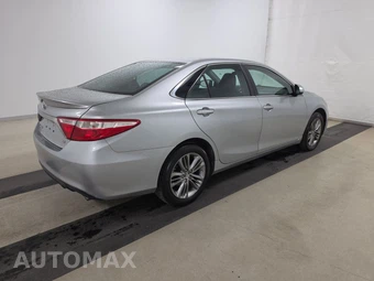 2017 Toyota Camry SE - miniatura 4