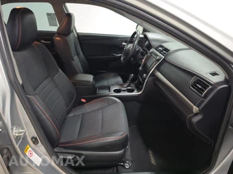 2017 Toyota Camry SE - miniatura 8