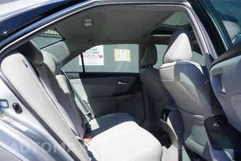 2017 Toyota Camry XLE - miniatura 18