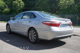 2017 Toyota Camry XLE - miniatura 5