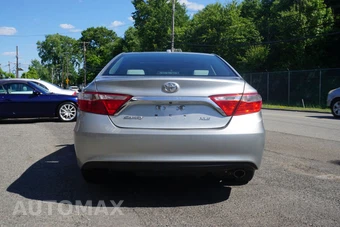 2017 Toyota Camry XLE - miniatura 6
