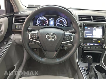 2017 Toyota Camry XLE - miniatura 10