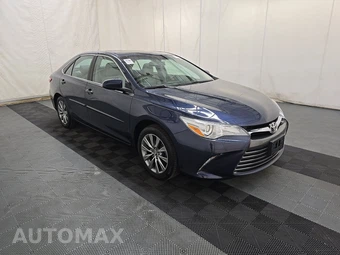 2017 Toyota Camry XLE - miniatura 3