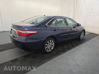 2017 Toyota Camry XLE - miniatura 4