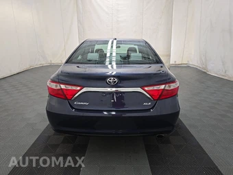 2017 Toyota Camry XLE - miniatura 5
