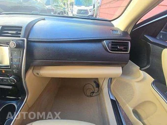 2017 Toyota Camry XLE - miniatura 18