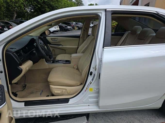 2017 Toyota Camry XLE - miniatura 4