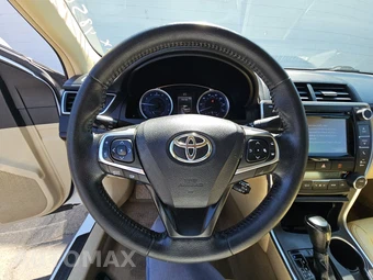 2017 Toyota Camry XLE - miniatura 10