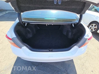 2017 Toyota Camry XLE - miniatura 16