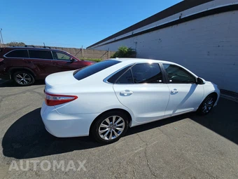 2017 Toyota Camry XLE - miniatura 4