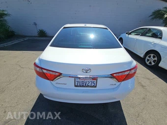 2017 Toyota Camry XLE - miniatura 5