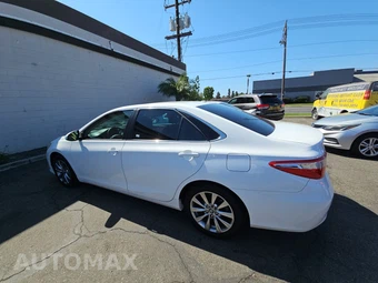 2017 Toyota Camry XLE - miniatura 6