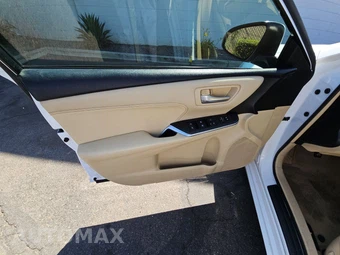 2017 Toyota Camry XLE - miniatura 9