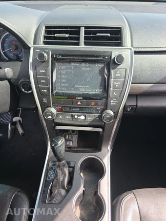 2017 Toyota Camry XLE – miniatura 11