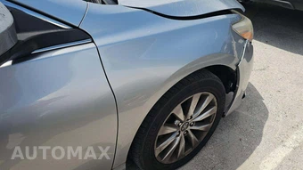 2017 Toyota Camry XLE – miniatura 25