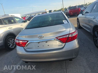 2017 Toyota Camry XLE – miniatura 5