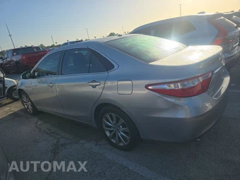 2017 Toyota Camry XLE – miniatura 6