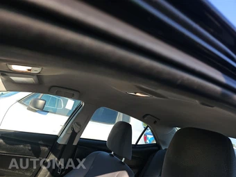 2017 Toyota Corolla 50th Anniversary Special Edition Sedan - miniatura 18