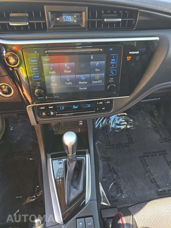 2017 Toyota Corolla 50th Anniversary Special Edition Sedan - miniatura 10