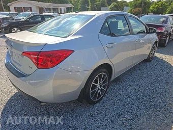 2017 Toyota Corolla 50th Anniversary Special Edition Sedan - miniatura 3