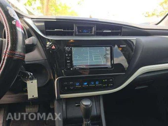 2017 Toyota Corolla iM Hatchback - miniatura 10