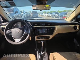 2017 Toyota Corolla LE Sedan - miniatura 10