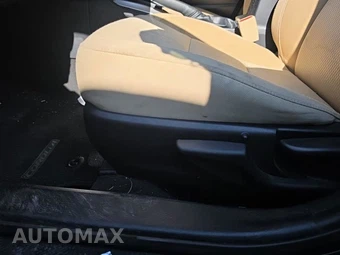 2017 Toyota Corolla LE Sedan - miniatura 13